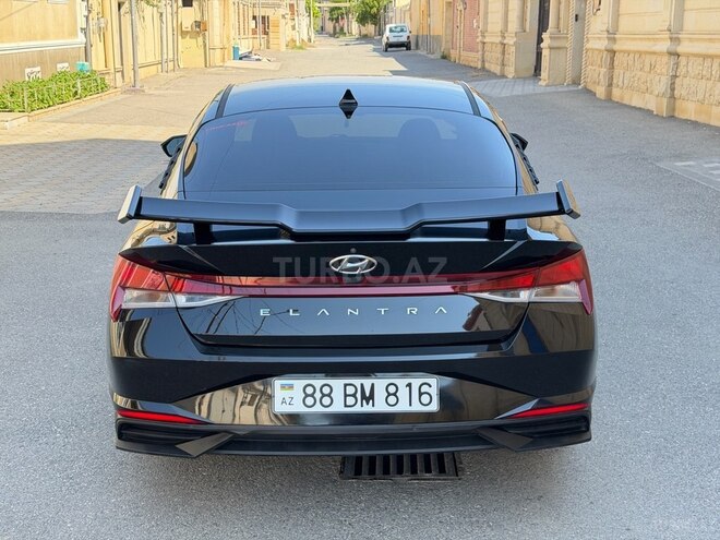 Hyundai Elantra-7