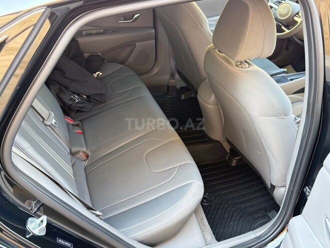Hyundai Elantra-13