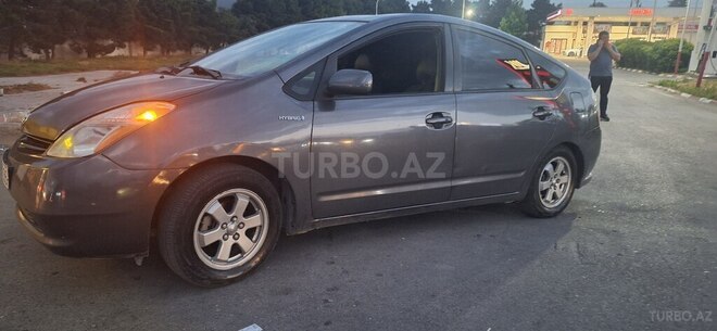 Toyota Prius-5