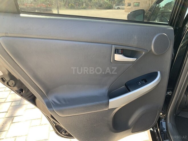 Toyota Prius-16