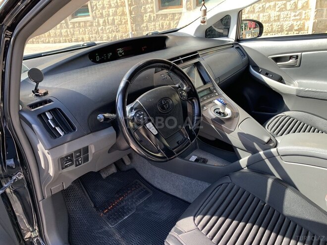 Toyota Prius-17