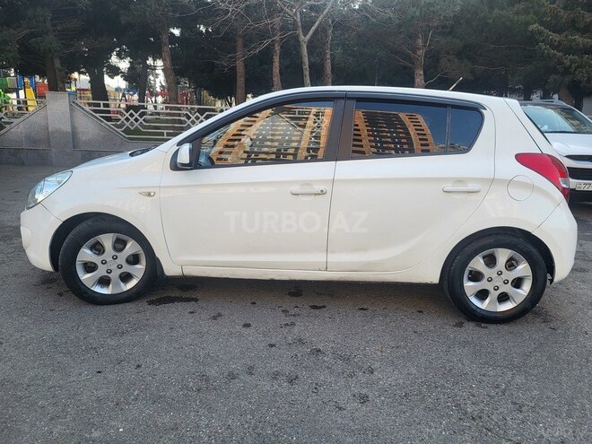 Hyundai i20-2