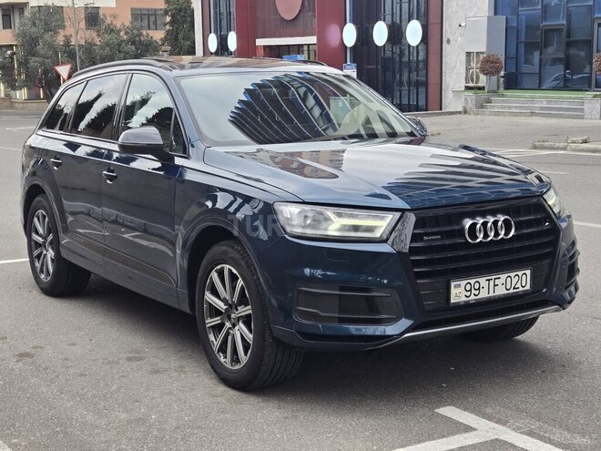 Audi Q7-1