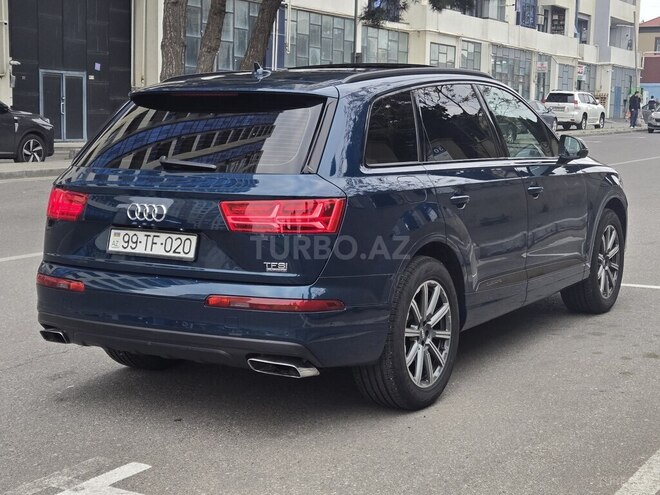 Audi Q7-5