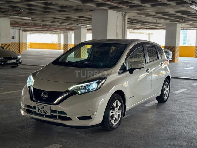 Nissan Note-8