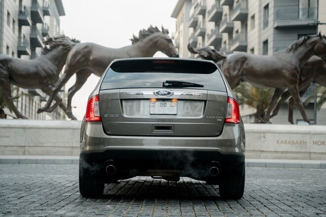 Ford Edge-2