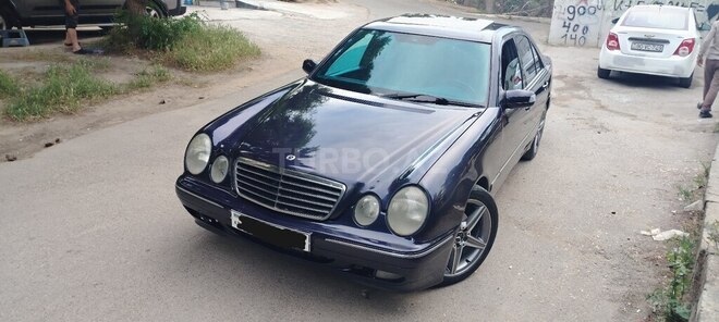 Mercedes E 200-5