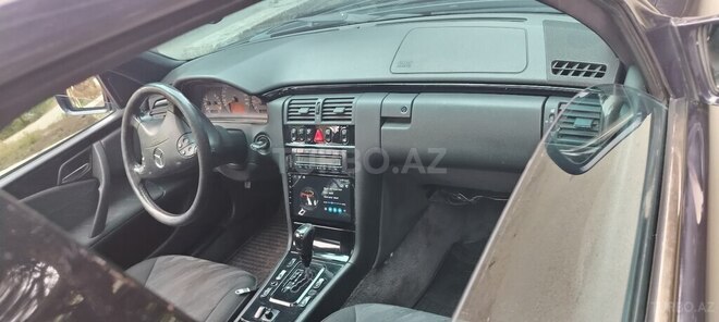 Mercedes E 200-12