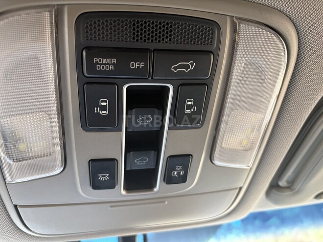 Kia Carnival-9