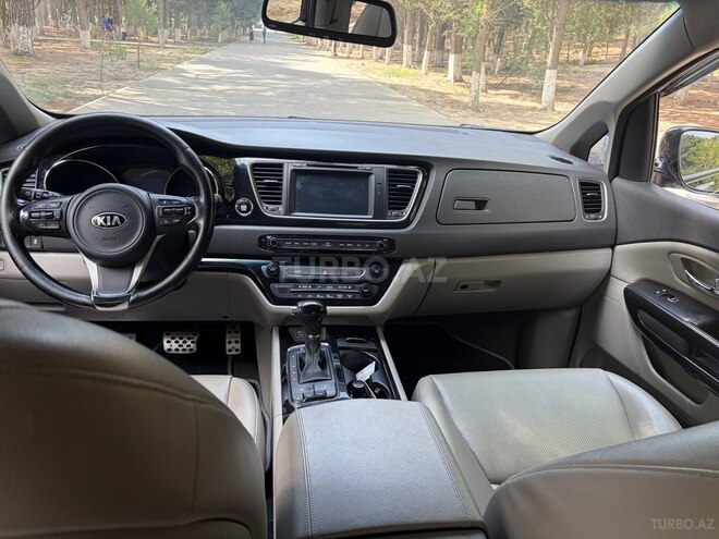 Kia Carnival-7