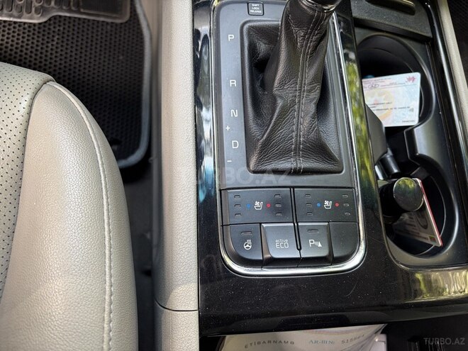 Kia Carnival-10