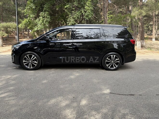 Kia Carnival-4