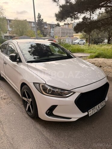 Hyundai Elantra-7