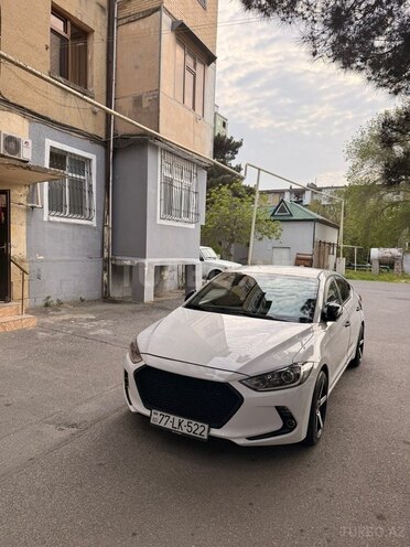Hyundai Elantra-9