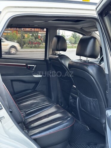 Hyundai Santa Fe-12