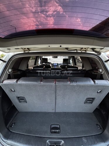 Hyundai Santa Fe-16
