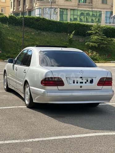 Mercedes E 220-9
