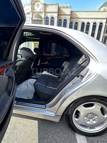 Mercedes E 220-13