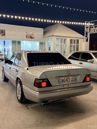 Mercedes 250 D-4