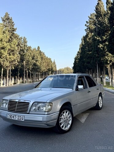 Mercedes 250 D-1