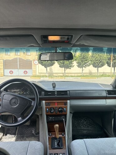 Mercedes 250 D-7