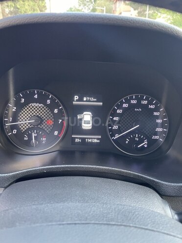 Hyundai Accent-9