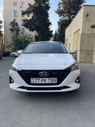 Hyundai Accent-1