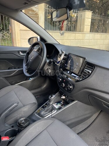 Hyundai Accent-8