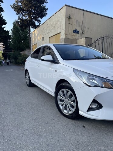 Hyundai Accent-3