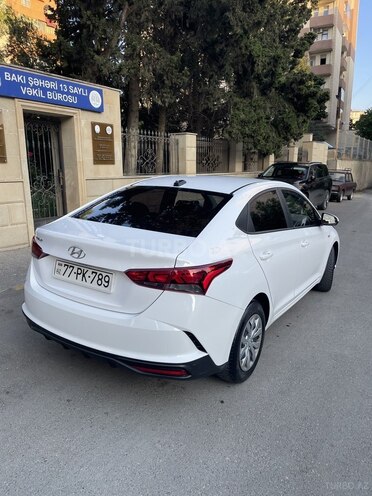 Hyundai Accent-5