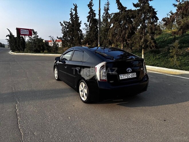 Toyota Prius-3
