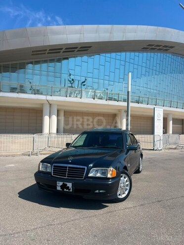 Mercedes C 200-1