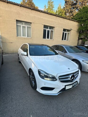 Mercedes E 300-2