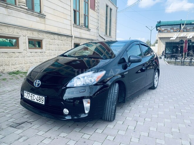 Toyota Prius-5