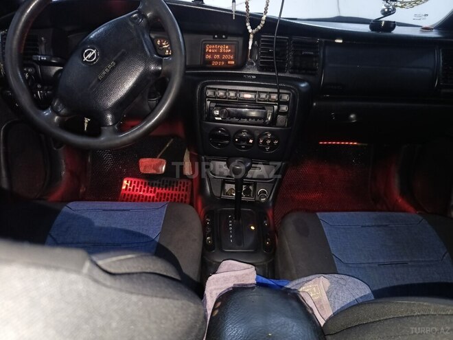 Opel Vectra-3