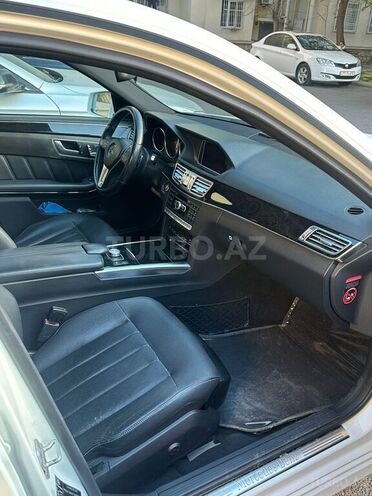 Mercedes E 300-8