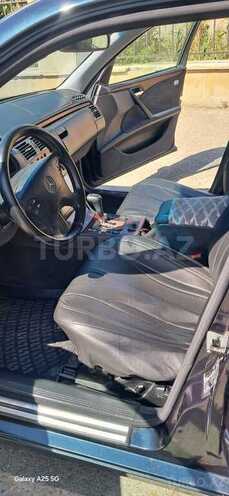 Mercedes E 220-3