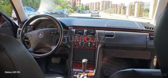 Mercedes E 220-2