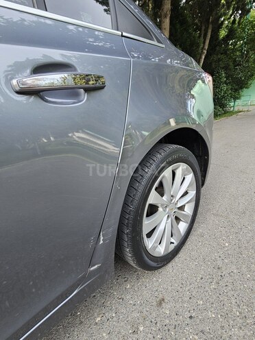 Chevrolet Cruze-11