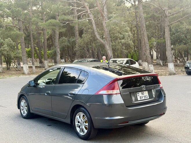 Honda Insight-7