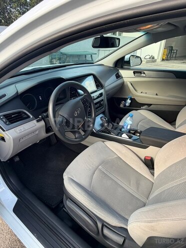 Hyundai Sonata-4