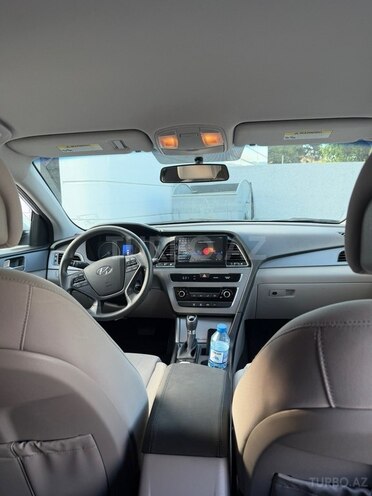 Hyundai Sonata-5