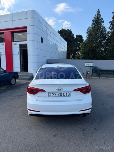 Hyundai Sonata-2