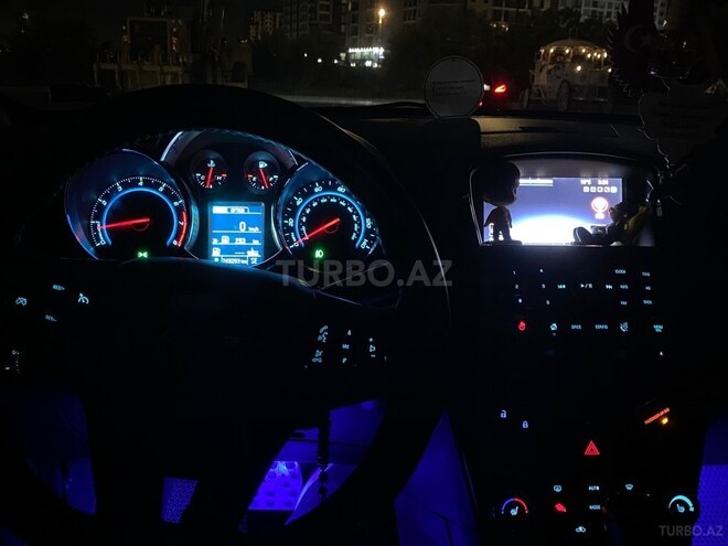 Chevrolet Cruze-16