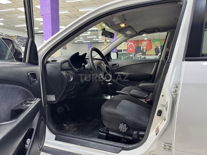 Mitsubishi Outlander-6