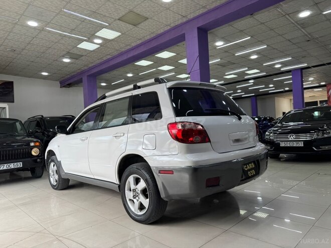 Mitsubishi Outlander-10