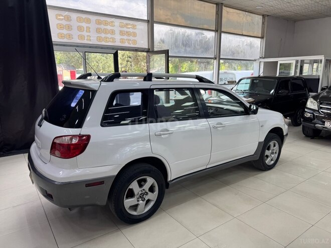 Mitsubishi Outlander-14