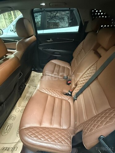 Kia Sorento-12