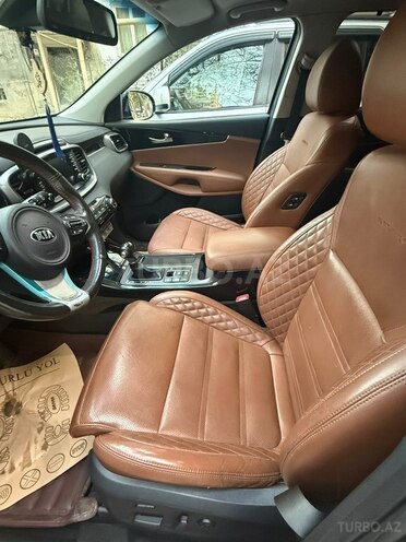 Kia Sorento-11