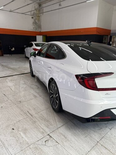 Hyundai Sonata-5